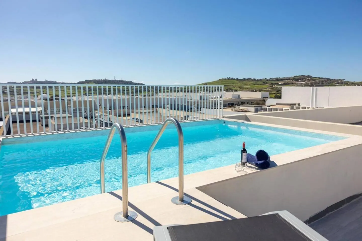 Huge Pool In Mosta Ph - By Homely Malta location